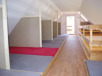 Huset er indrettet med en sovehems p&aring; 1. sal med op til 14 sovepladser