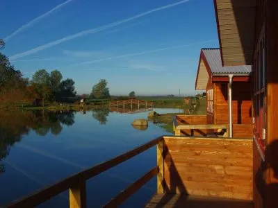 S&oslash;bredshytte med udsigt over Put and Take s&oslash; ved &Oslash;rsted Outdoor