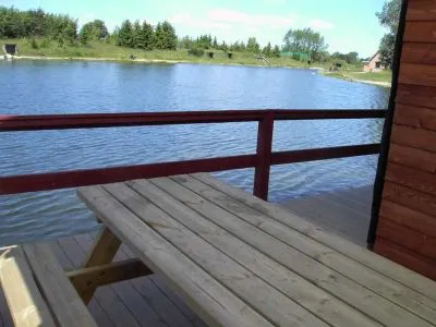 Terrasse direkte over vandet