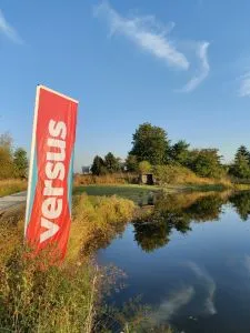 Versus optagelse i &Oslash;rsted &Oslash;rredvand