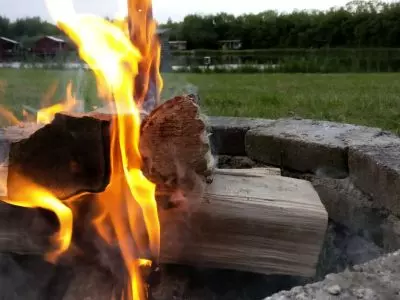 Bål hygge ved den store shelter til 5 personer